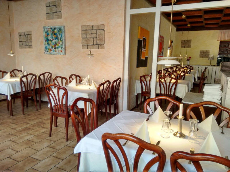 Neben- und Hauptraum